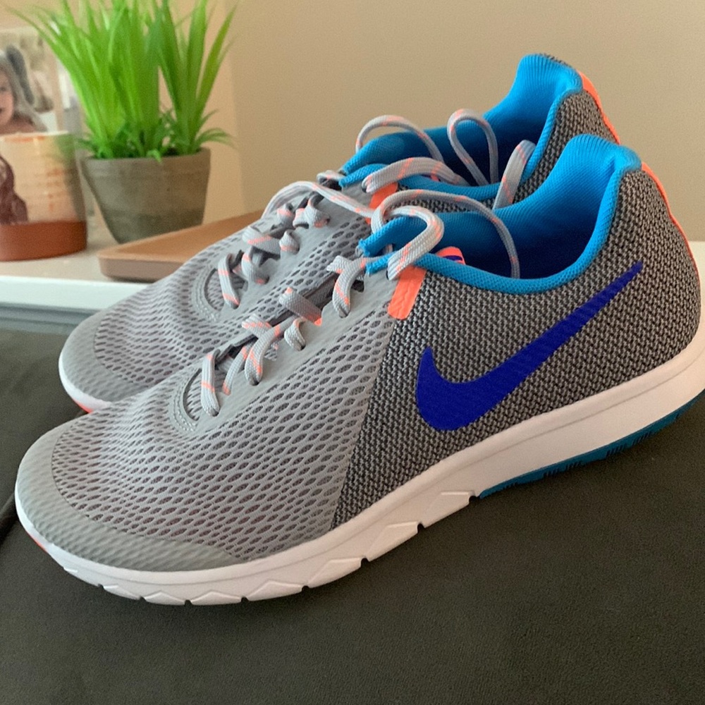Nike Flex Experience RN 5 size 8.5 women’s